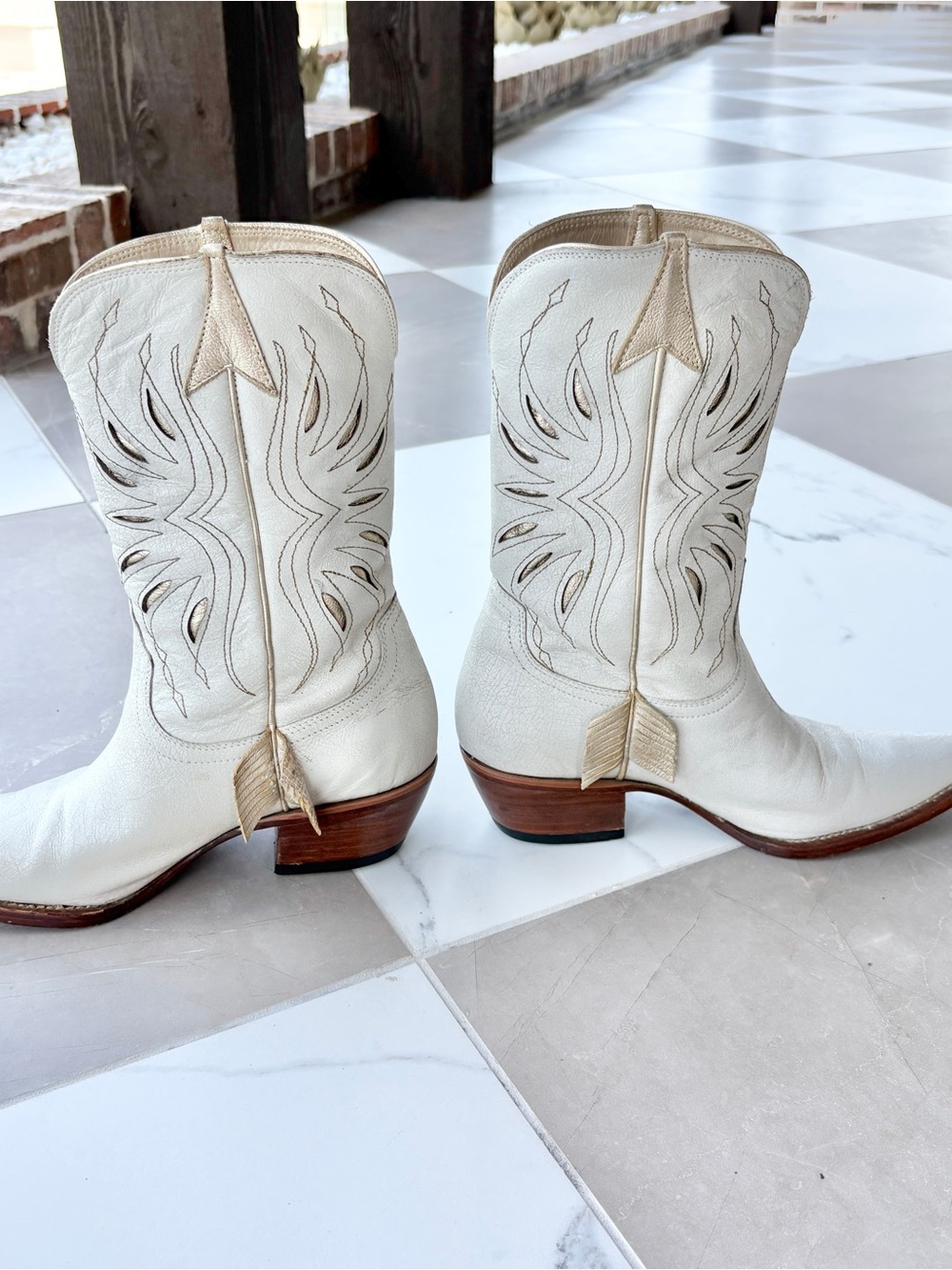 Lucchese x Kacey Musgraves White Leather Western Cut Cowboy Boots - Picture 3 of 4